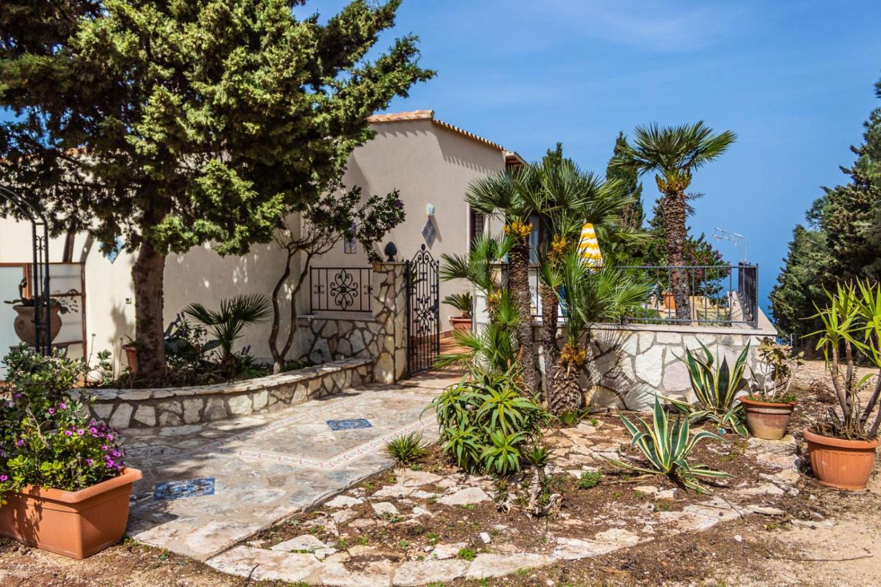Villa Verde Con Vista Sul Mare San Vito Lo Capo Kültér fotó